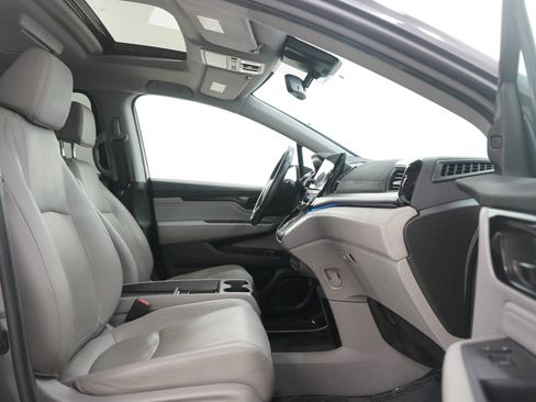 Used 2019 Honda Odyssey Elite image 11