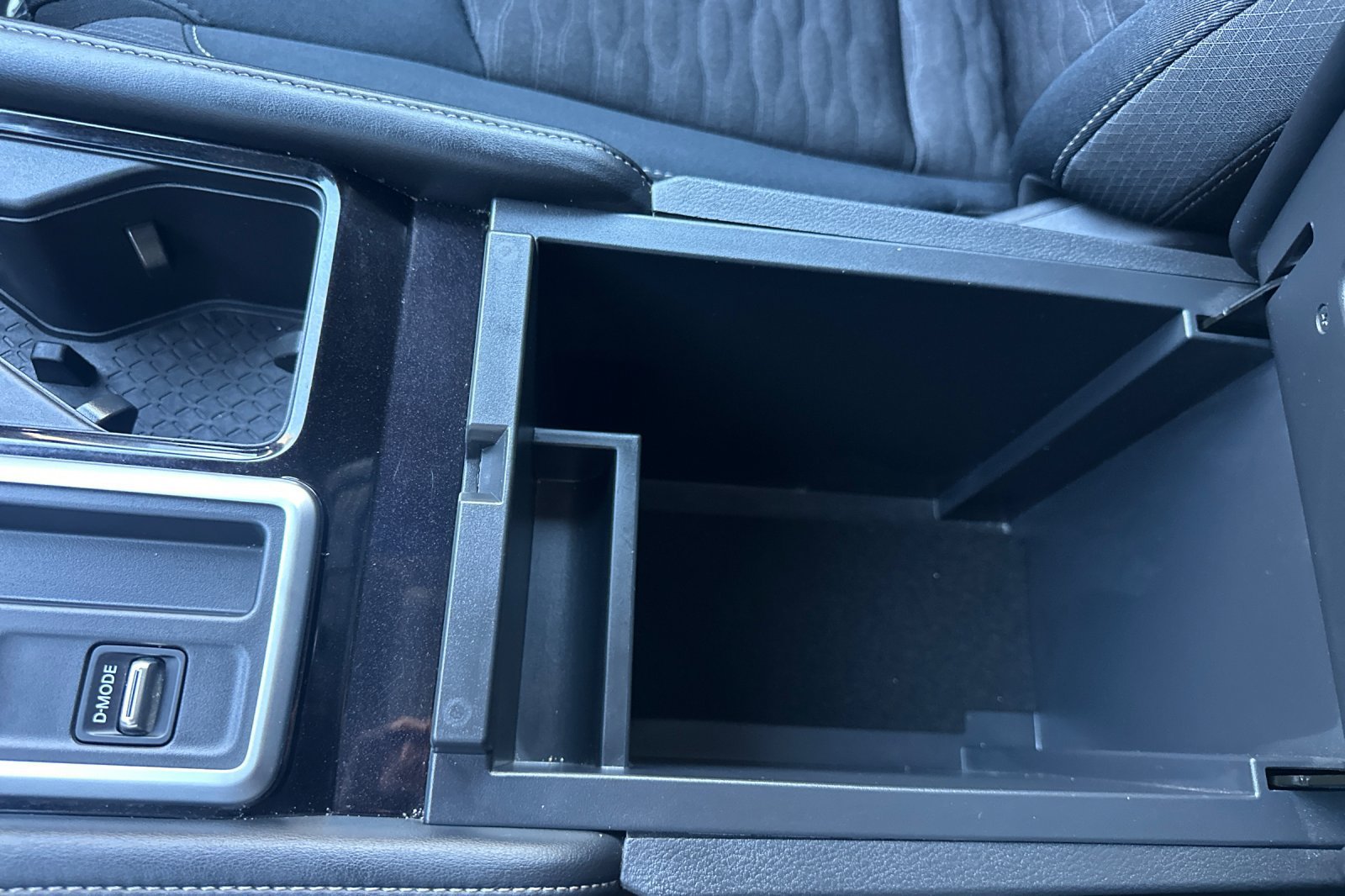 Certified 2025 Nissan Pathfinder SV w/ Cargo Package FWD image 33