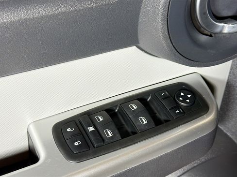 Used 2010 Dodge Nitro SXT image 15