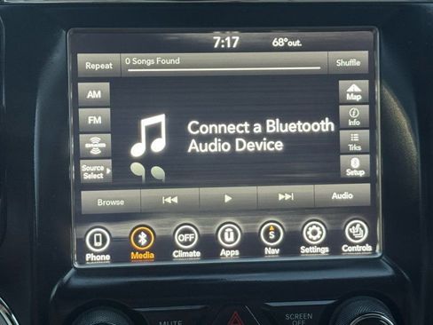 Used 2018 Jeep Grand Cherokee Overland image 11