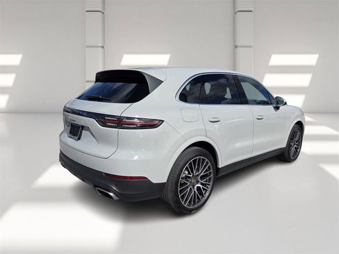 Used 2022 Porsche Cayenne image 4
