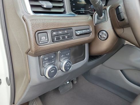 Used 2024 GMC Yukon Denali AWD/4WD image 24