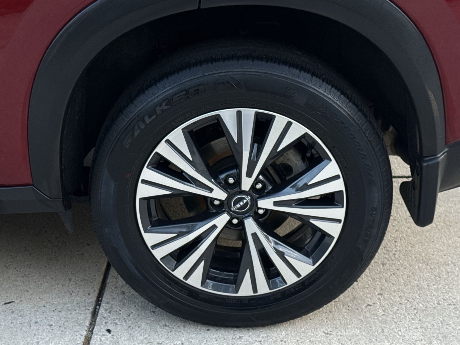 Used 2023 Nissan Rogue SV w/ SV Premium B Package FWD image 17