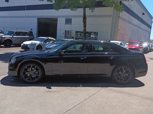 Used 2023 Chrysler 300 S RWD image 7