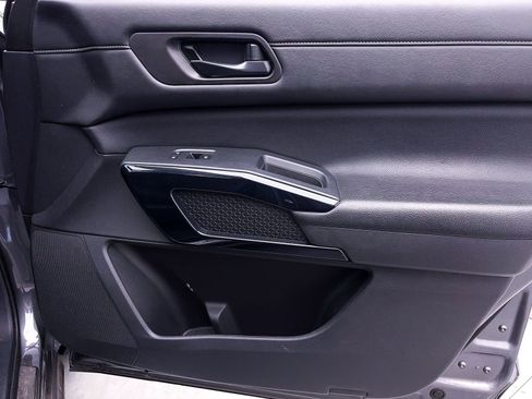 Used 2024 Nissan Pathfinder SV w/ SV Premium Package image 34