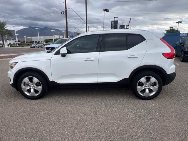 Used 2020 Volvo XC40 T4 Momentum FWD image 6