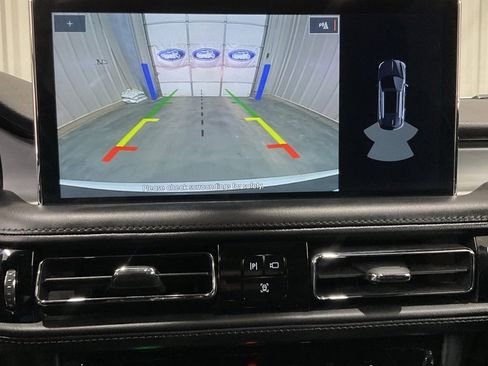 Used 2022 Lincoln Nautilus FWD image 18