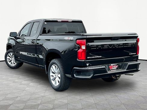 Used 2019 Chevrolet Silverado 1500 Custom w/ Custom Convenience Package AWD/4WD image 4