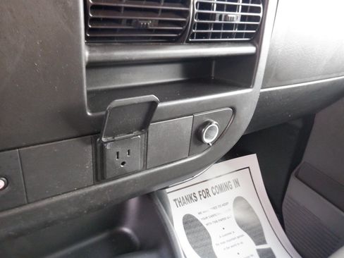 Used 2020 GMC Savana 2500 w/ Driver Convenience Package RWD image 18