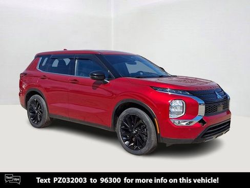 Used 2023 Mitsubishi Outlander SE Black Edition image 1