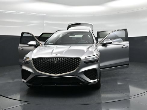 Used 2024 Genesis GV70 3.5T Sport w/ Sport Advanced Package AWD/4WD image 30