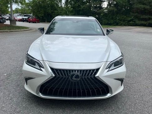 Used 2023 Lexus ES 300h w/ Premium Package FWD image 3