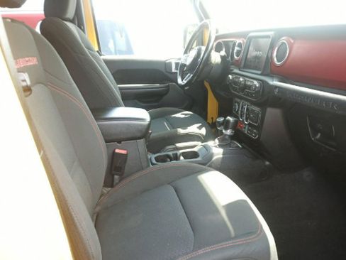 Used 2021 Jeep Wrangler Unlimited Rubicon w/ Dual Top Group AWD/4WD image 5