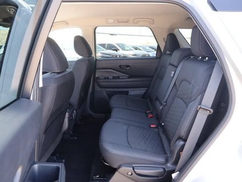 Certified 2025 Nissan Pathfinder SV AWD/4WD image 10