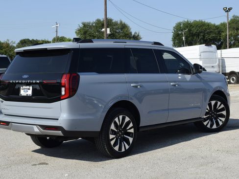 New 2025 Ford Expedition Platinum w/ Driver's Package image 6