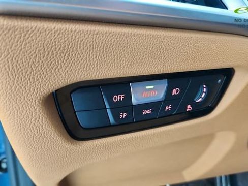 Used 2026 BMW M440i Convertible RWD image 37