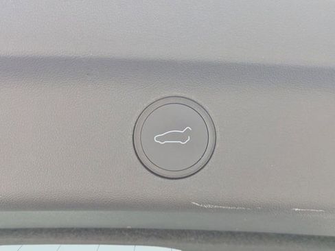 Used 2022 Tesla Model Y Long Range image 14