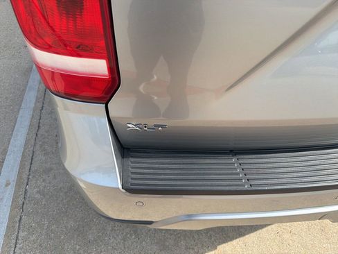 Used 2021 Ford Expedition Max XLT image 3