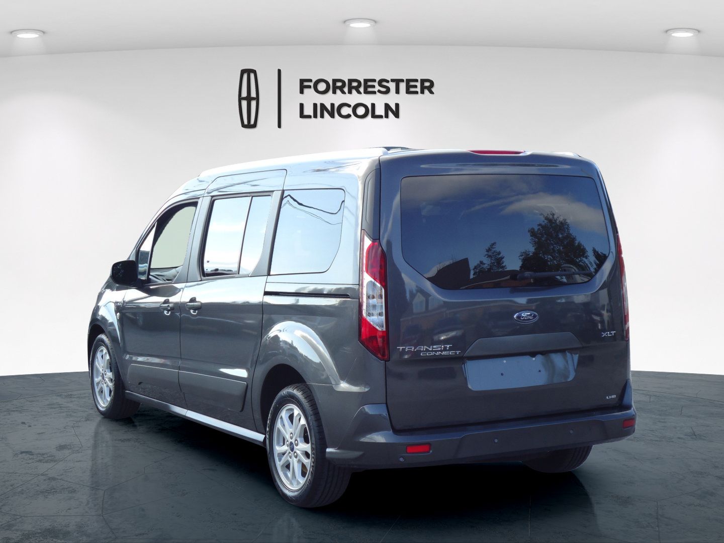 Used 2021 Ford Transit Connect XLT FWD image 5