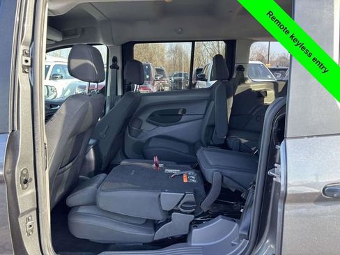 Used 2023 Ford Transit Connect XLT image 22