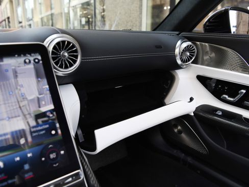 Used 2024 Mercedes-Benz SL 63 AMG 4MATIC image 19