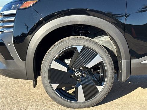 New 2026 Nissan Kicks SR image 6