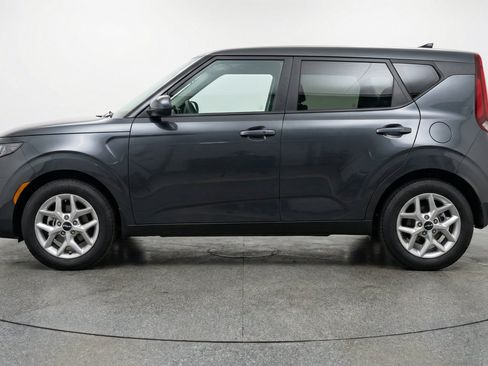 Used 2025 Kia Soul LX w/ LX Technology Package FWD image 5