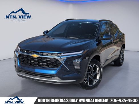 Used 2024 Chevrolet Trax LT w/ Driver Confidence Package image 1