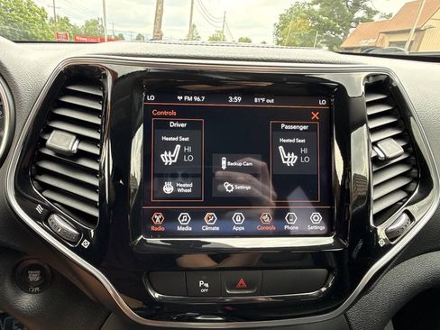 Used 2019 Jeep Cherokee Limited AWD/4WD image 18