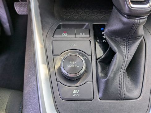 Used 2022 Toyota RAV4 SE AWD/4WD image 28