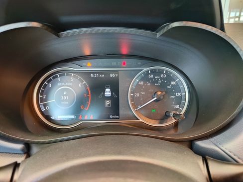 New 2025 Nissan Versa SV w/ Trunk Package FWD image 18
