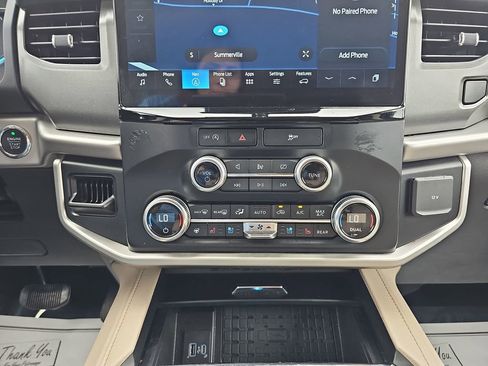 Used 2024 Ford Expedition Max XLT image 30