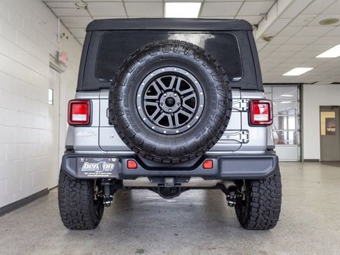 Used 2020 Jeep Wrangler Unlimited Sahara image 4