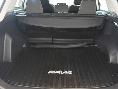 Used 2023 Toyota RAV4 XLE AWD/4WD image 9