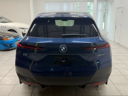 Used 2022 BMW iX xDrive50 w/ Convenience Package AWD/4WD image 8