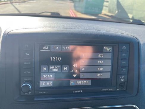 Used 2017 Dodge Grand Caravan SXT image 21