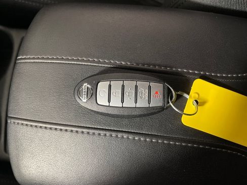 Used 2019 Nissan Rogue SV image 26