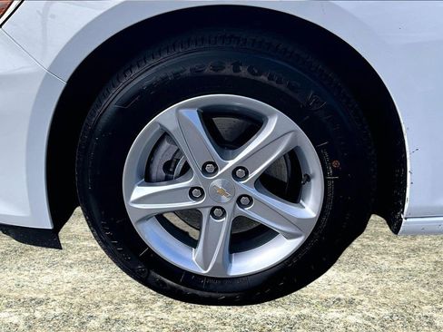 Used 2024 Chevrolet Malibu LS image 32