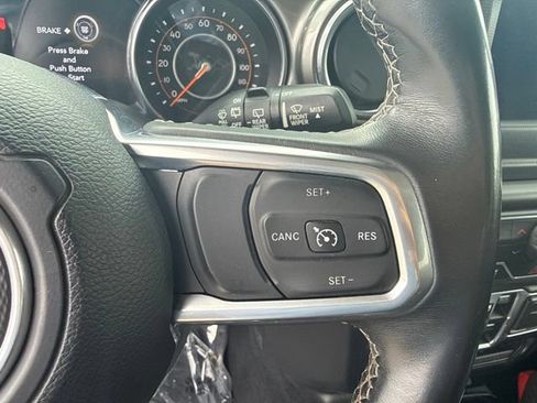 Used 2018 Jeep Wrangler Unlimited Sahara AWD/4WD image 18