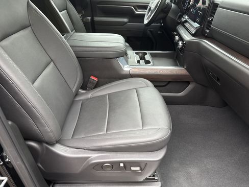 Used 2025 GMC Sierra 2500 SLT image 14