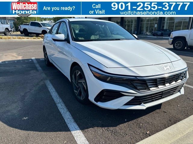 Used 2024 Hyundai Elantra SEL FWD image 4