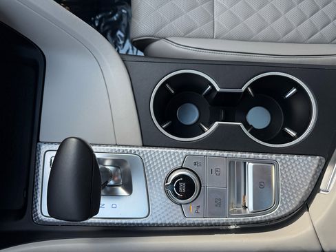 Used 2022 Genesis G70 3.3T image 35