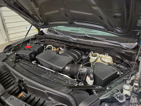 Used 2023 Chevrolet Suburban Premier RWD image 46