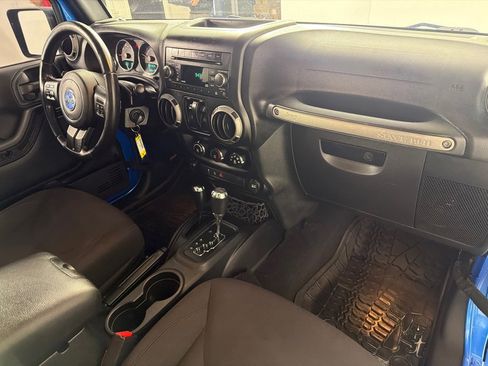 Used 2015 Jeep Wrangler Sport image 22