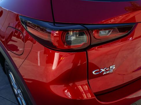 Used 2023 MAZDA CX-5 AWD 2.5 S w/ Preferred Package image 7