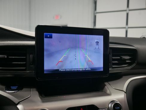 Certified 2022 Ford Explorer XLT image 23