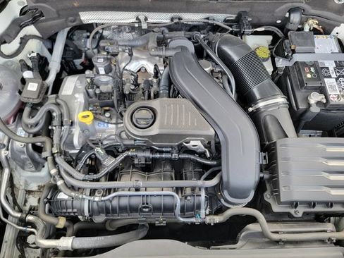 Used 2024 Volkswagen Taos SE FWD image 39