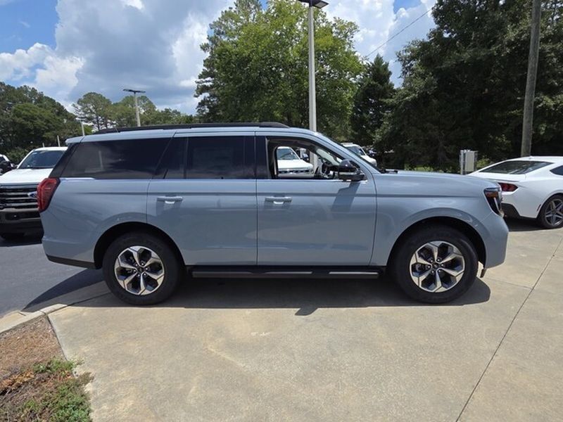 New 2027 Ford Expedition Active RWD image 16