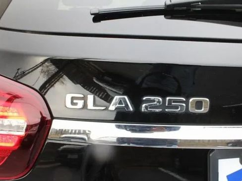 Used 2018 Mercedes-Benz GLA 250 4MATIC image 23