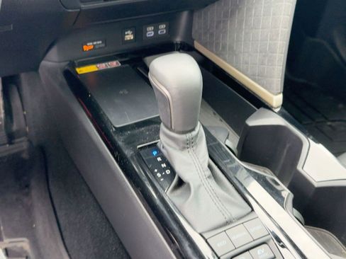 Used 2025 Toyota Camry XLE w/ Premium Package image 18